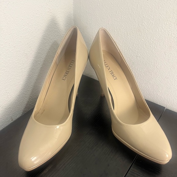 Ellen Tracy Cream Heels Classic Stiletto Design - Picture 1 of 10